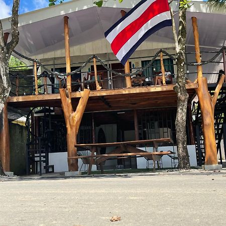 Uvita Pirates Hostel Экстерьер фото